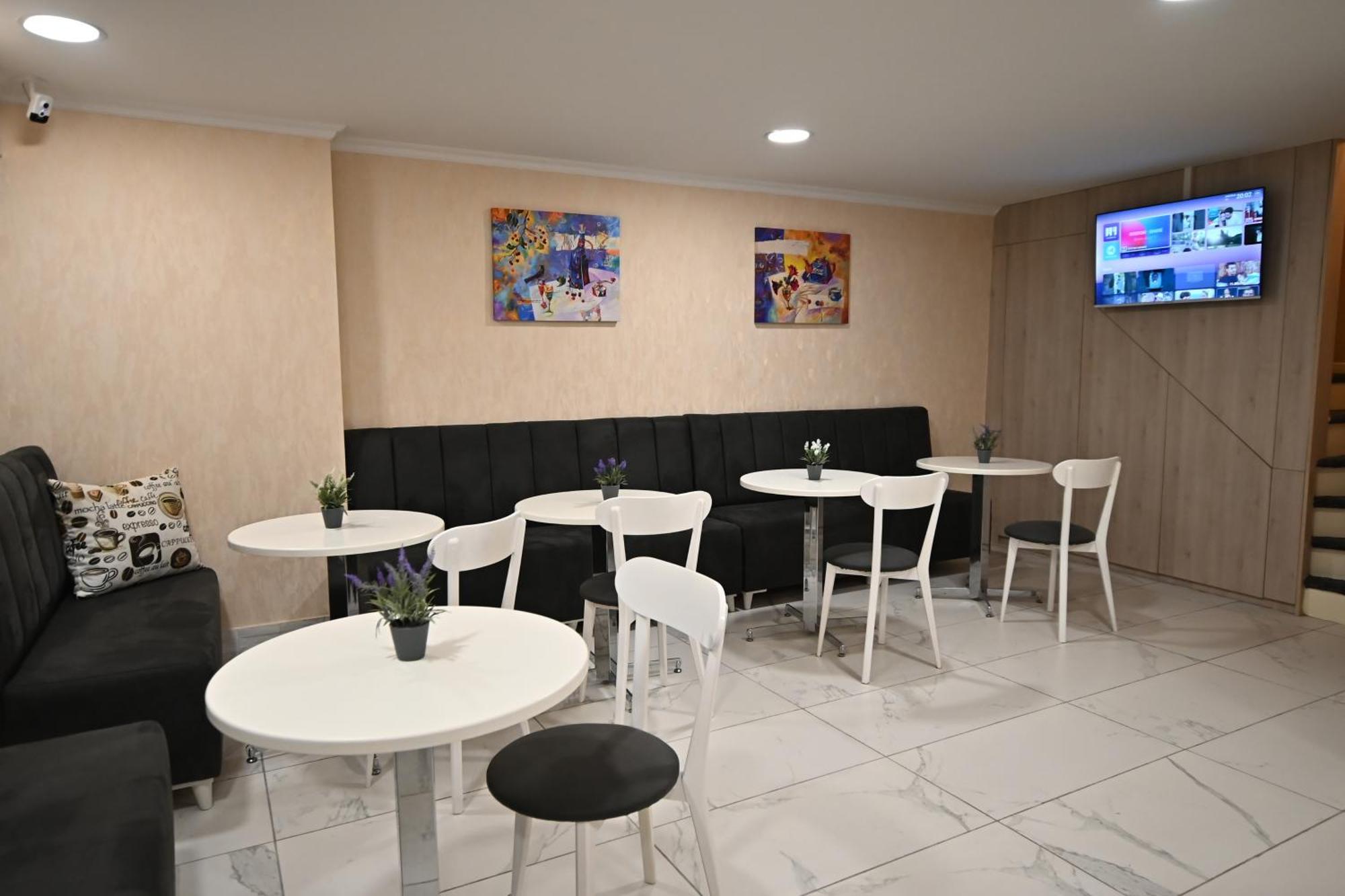 Hotel Well Inn Тбілісі Екстер'єр фото