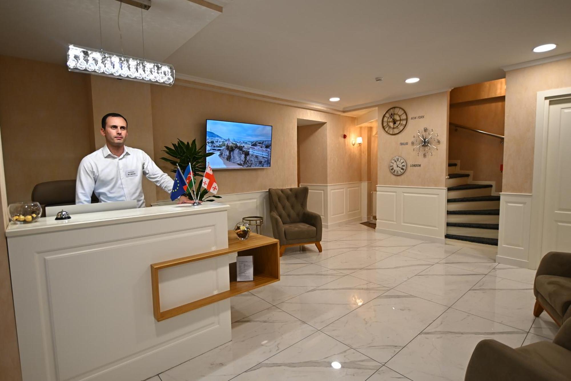 Hotel Well Inn Тбілісі Екстер'єр фото