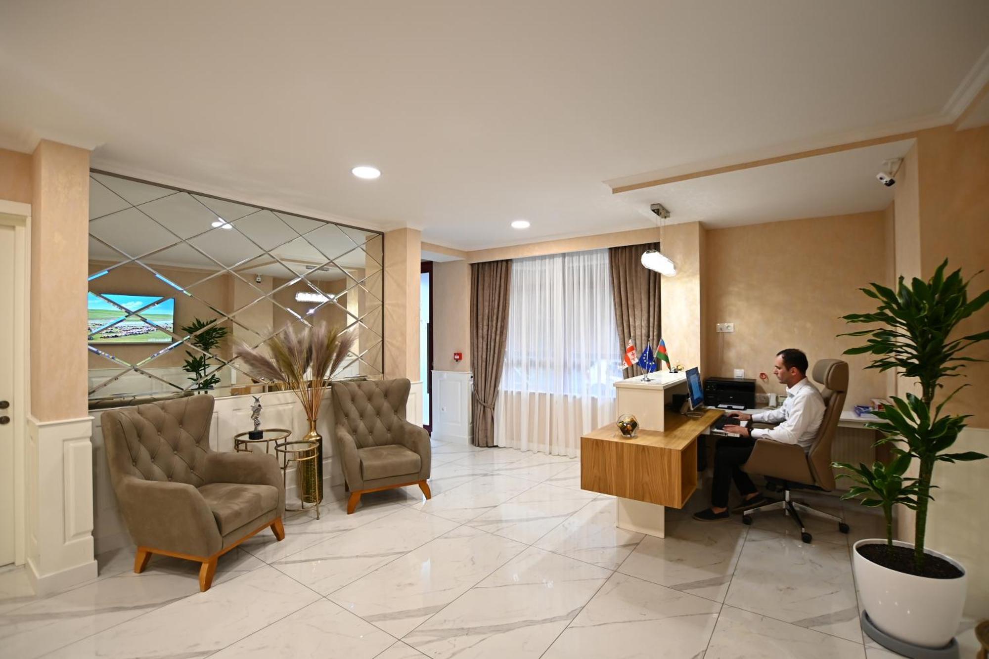 Hotel Well Inn Тбілісі Екстер'єр фото
