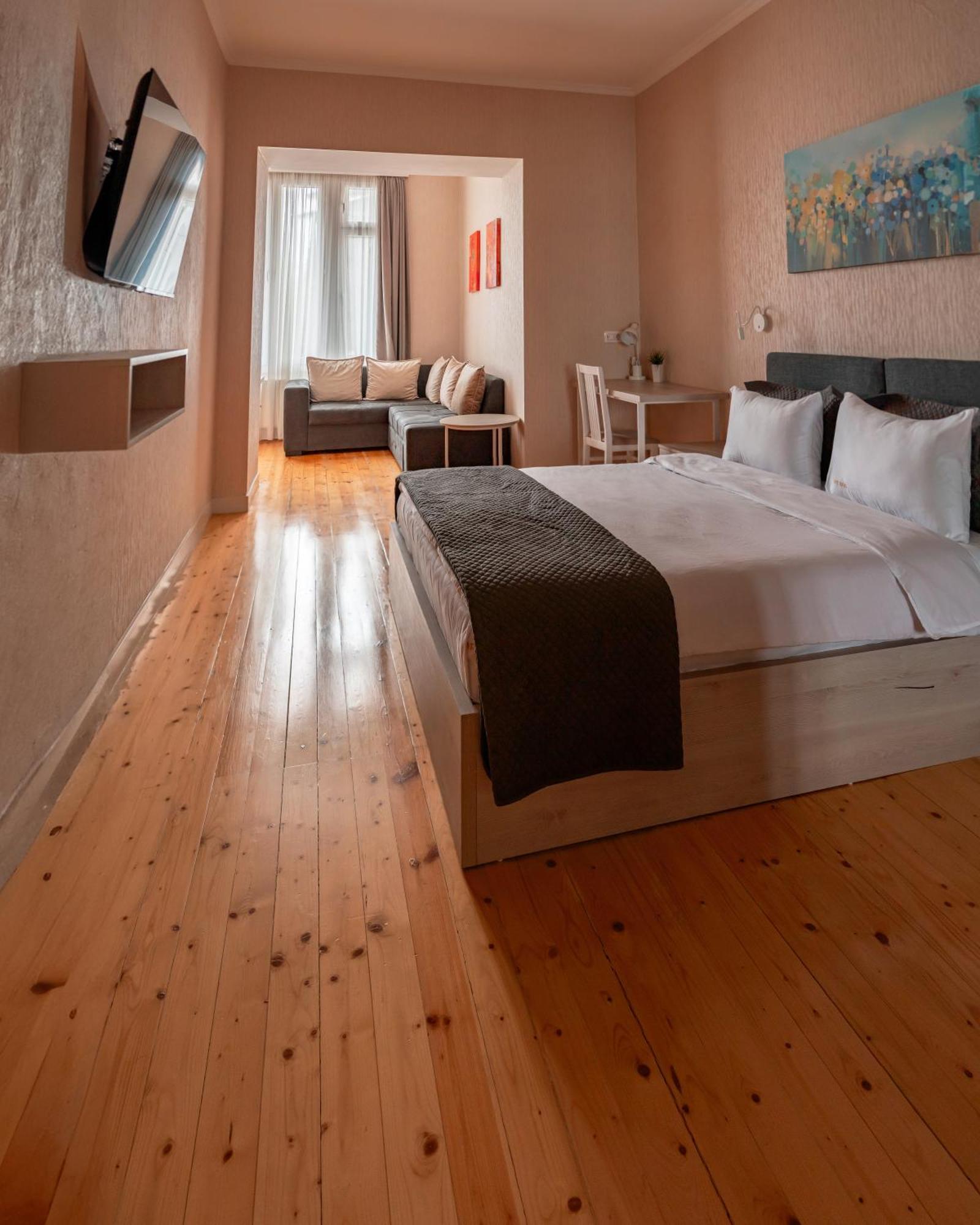 Hotel Well Inn Тбілісі Екстер'єр фото