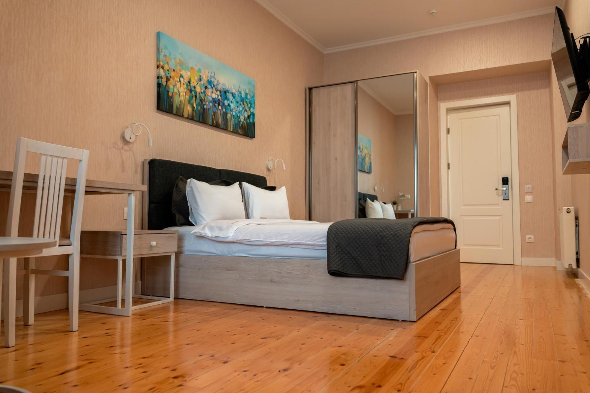 Hotel Well Inn Тбілісі Екстер'єр фото
