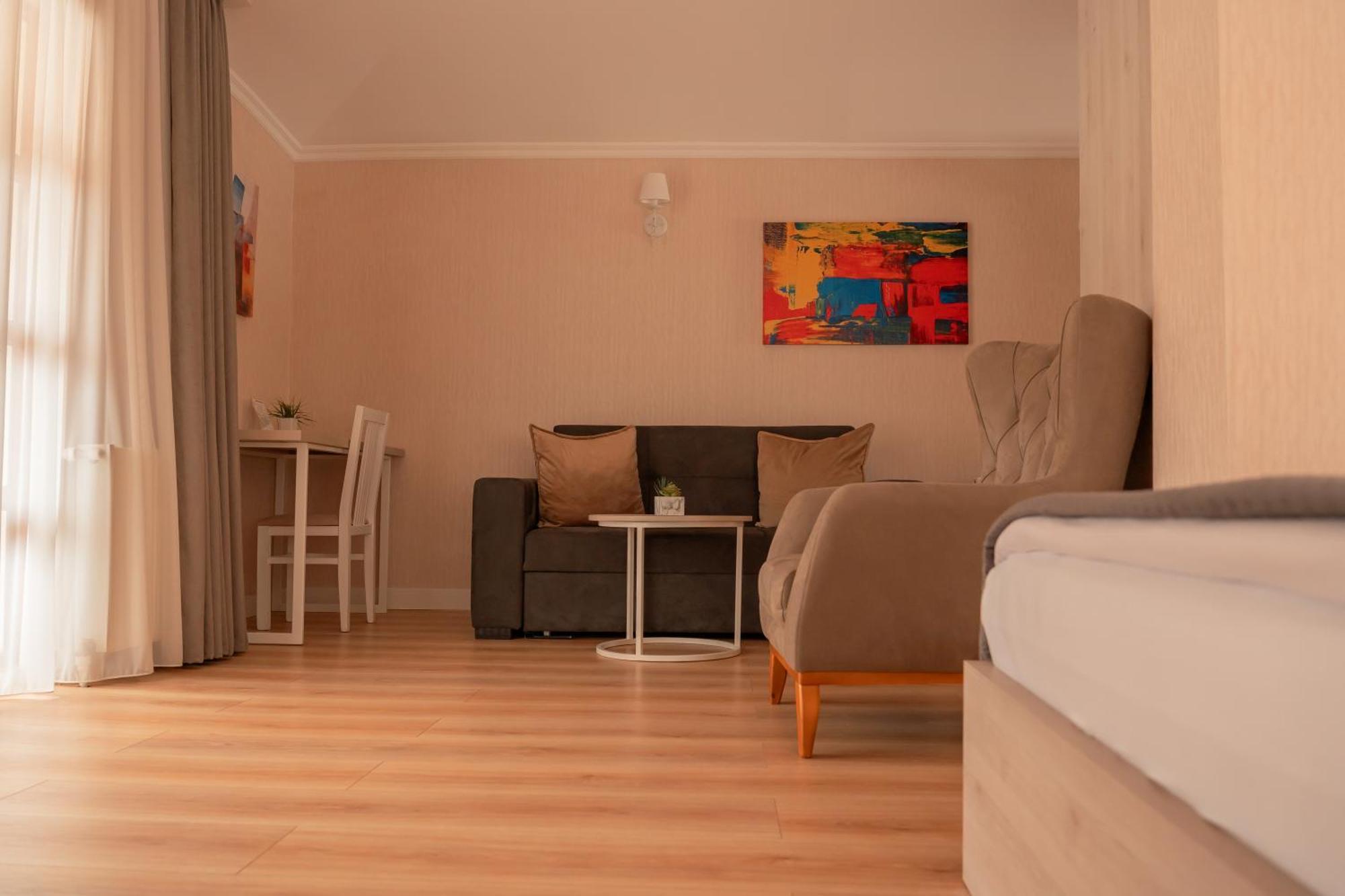 Hotel Well Inn Тбілісі Екстер'єр фото
