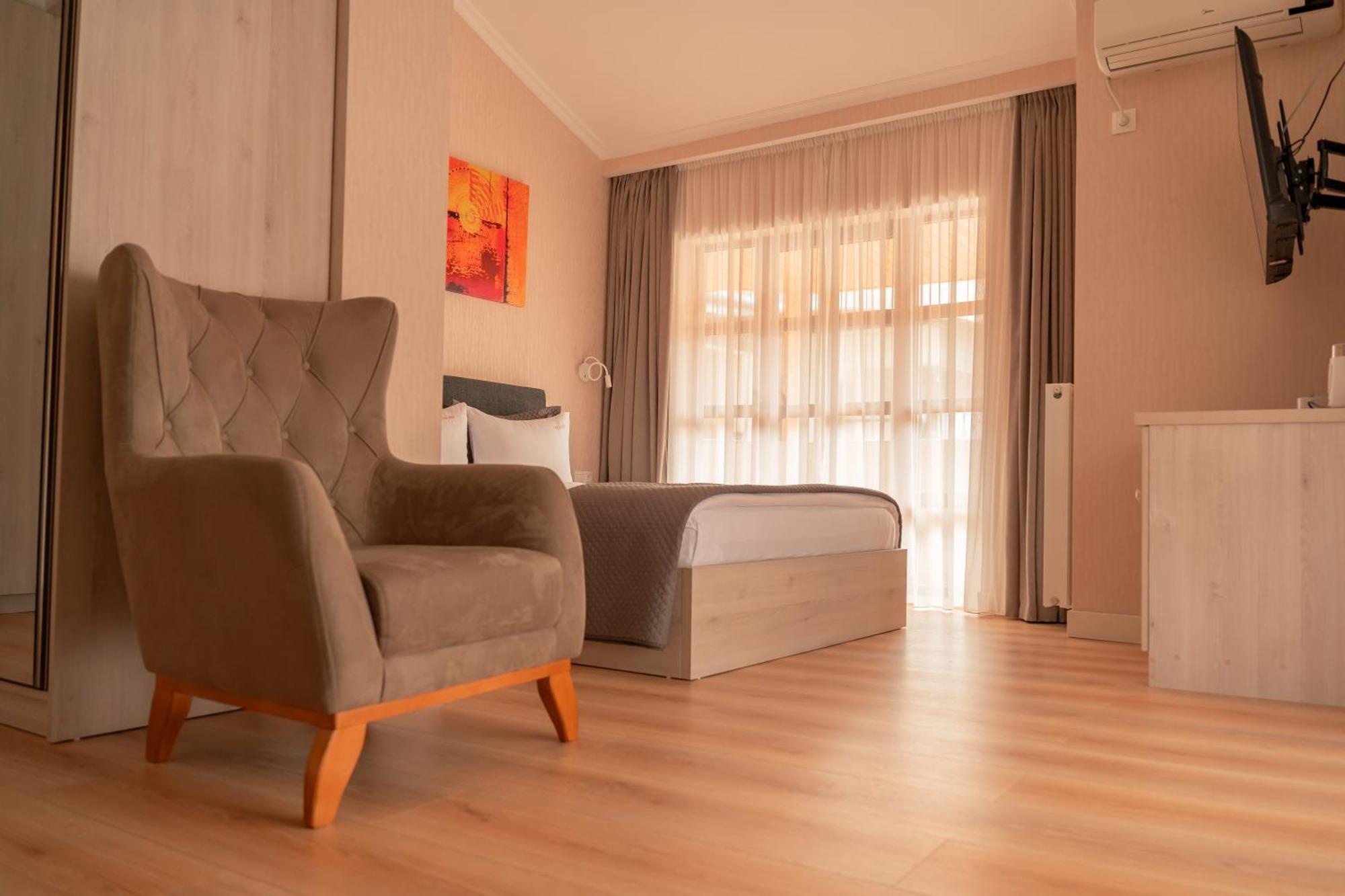 Hotel Well Inn Тбілісі Екстер'єр фото