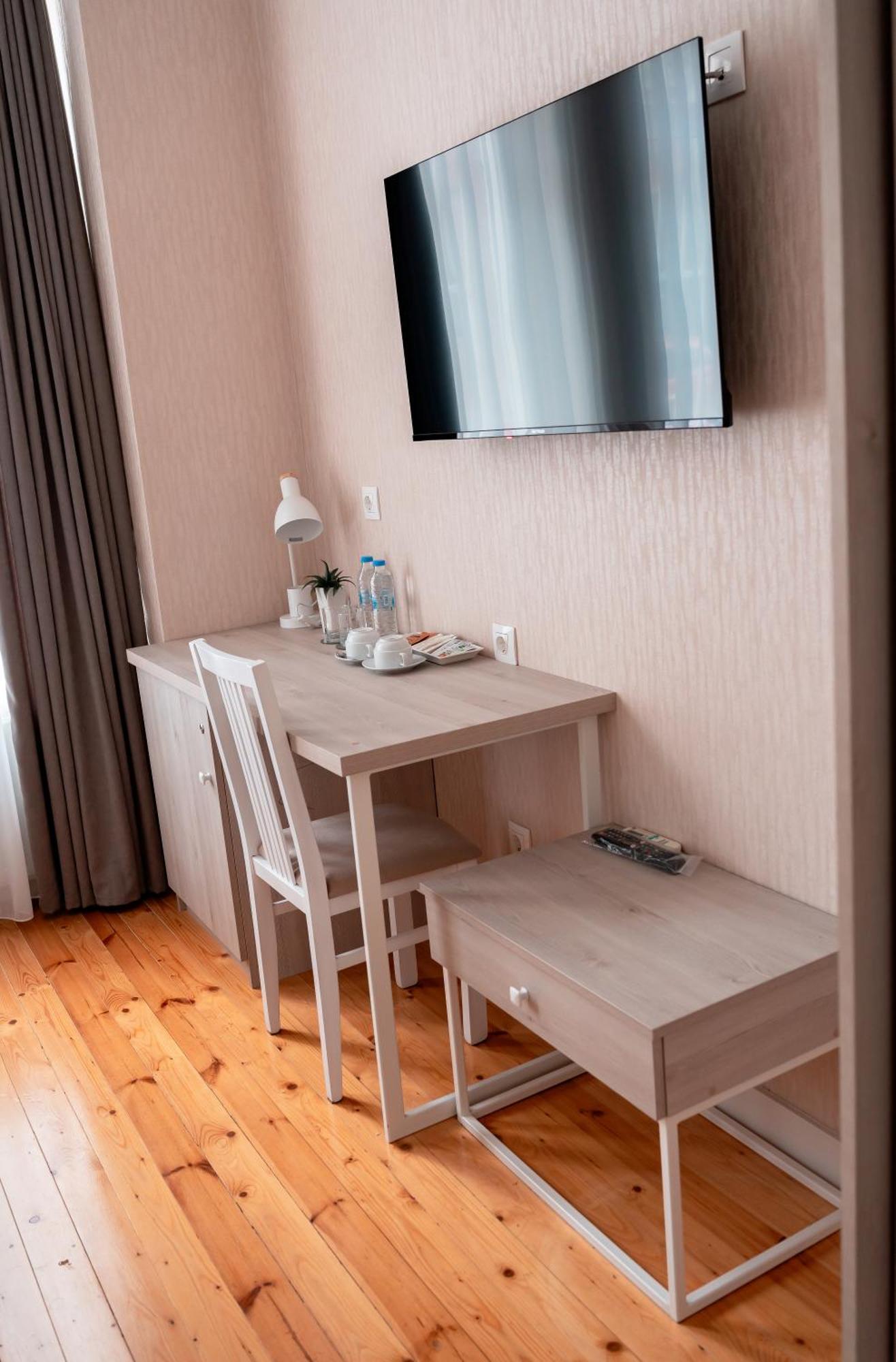Hotel Well Inn Тбілісі Екстер'єр фото
