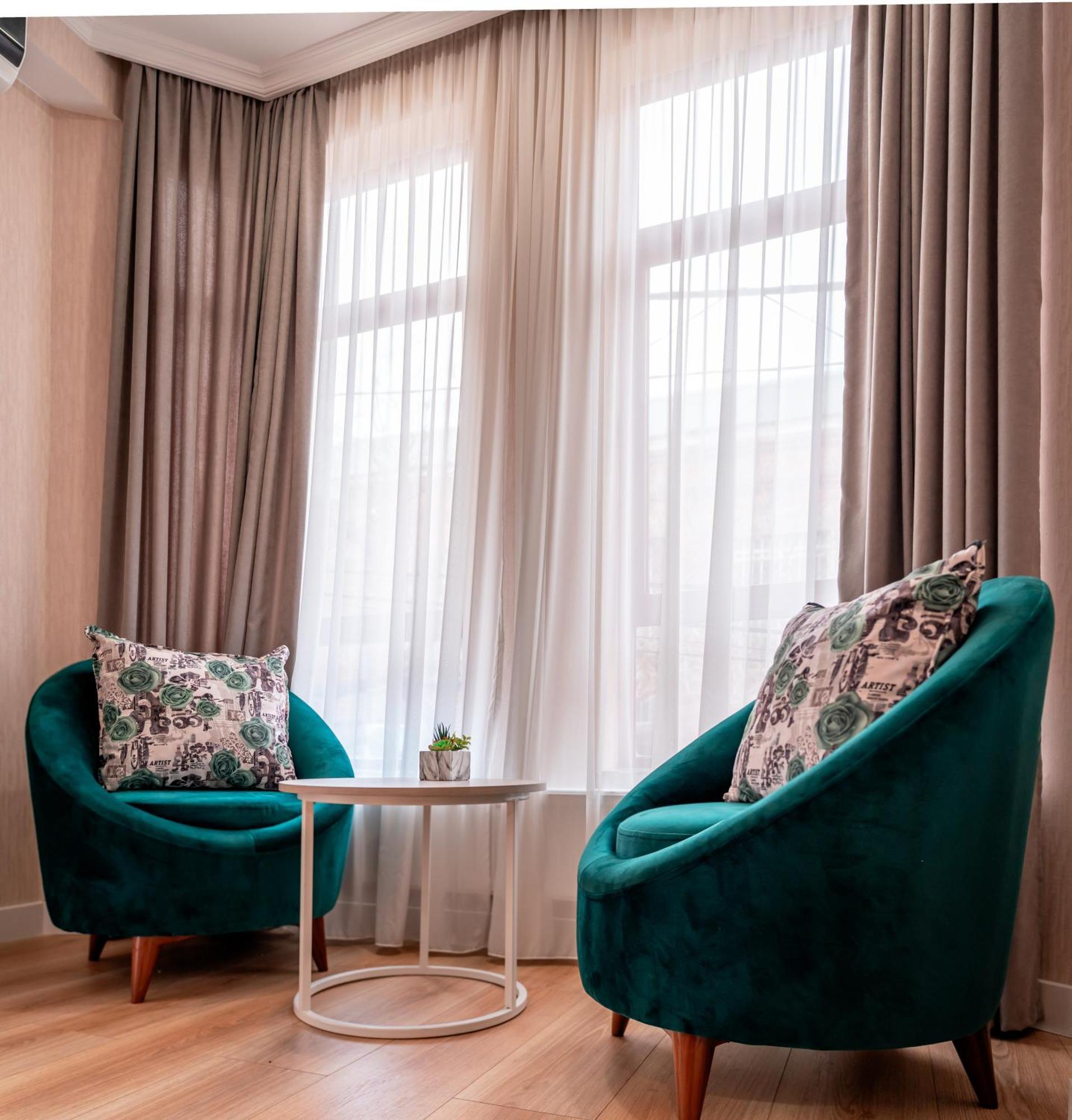 Hotel Well Inn Тбілісі Екстер'єр фото