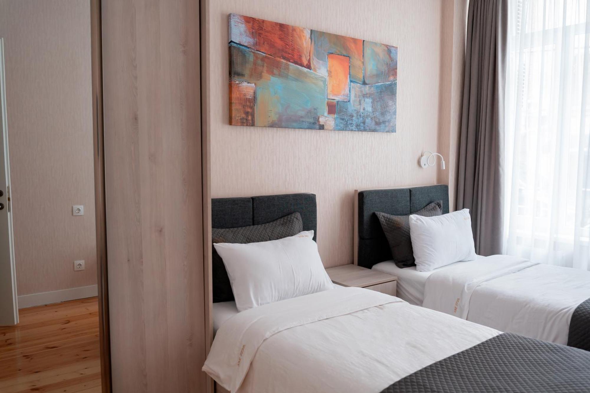 Hotel Well Inn Тбілісі Екстер'єр фото