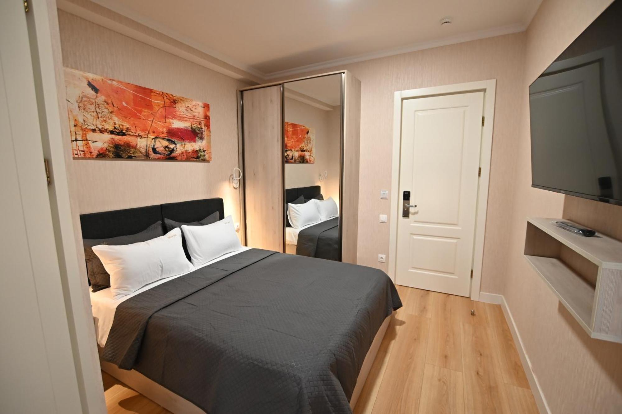 Hotel Well Inn Тбілісі Екстер'єр фото